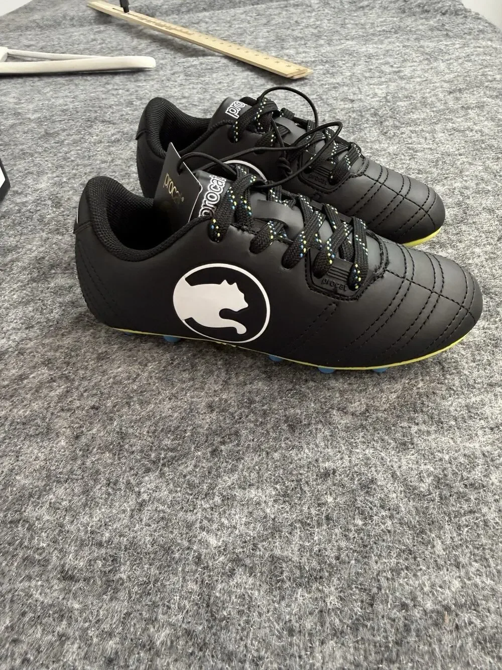 ProCat by PUMA Size 12 Soccer Cleats Kids Boys Shoes Black Speed Force Youth A4